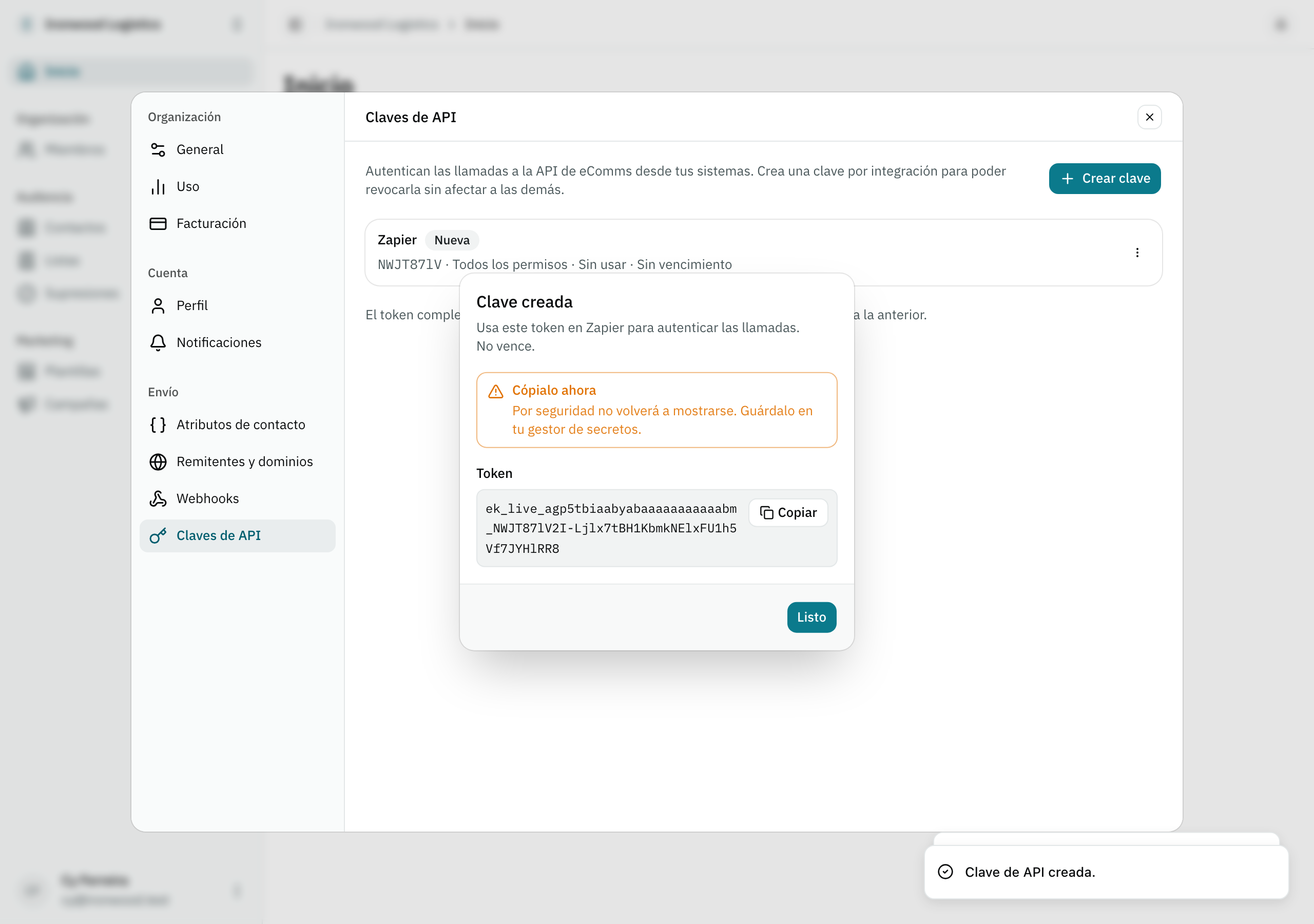El diálogo que muestra el token de una clave de API recién creada, con un botón para copiarlo.